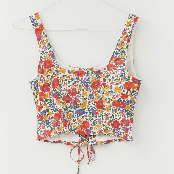 UO Aurora Cottage Core Floral Lace-Up Peasant Top - Picture 5 of 7